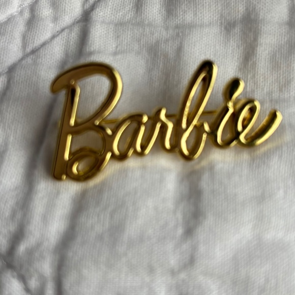 Barbie Brooch Gold Tone Spellout Word Name Pin Doll Metallic - Picture 1 of 3